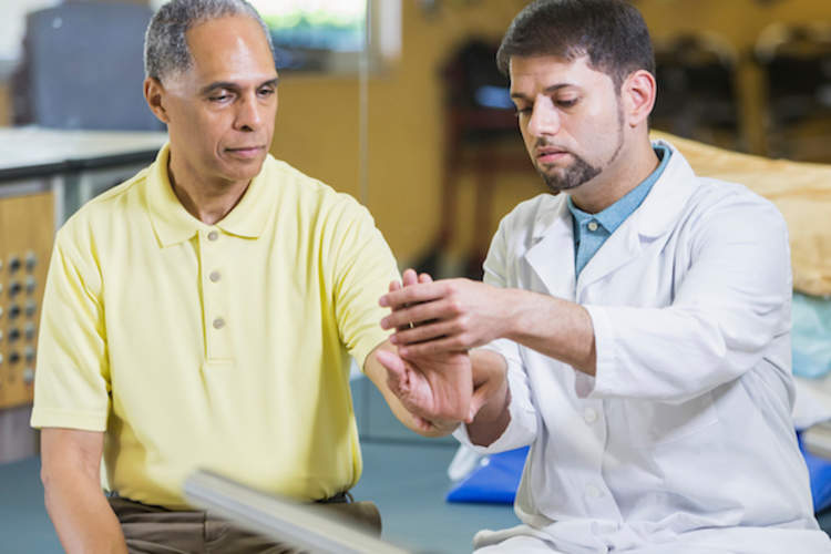 最佳运动进行痛苦的手