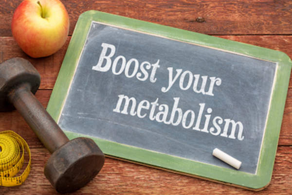 用苹果、重量和卷尺写在小黑板上,促进新陈代谢。