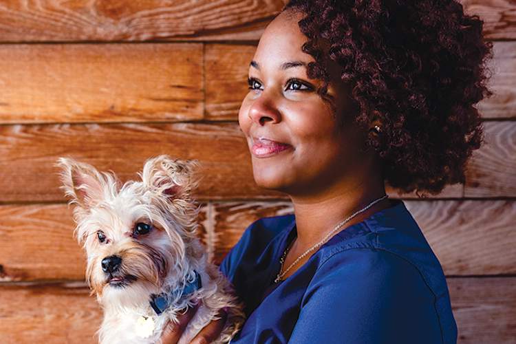 凯尔西·米切尔,谁被诊断出患有多发性硬化症护士。