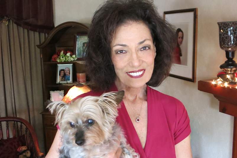 帕特里斯和她的丝质小猎犬,萝拉。