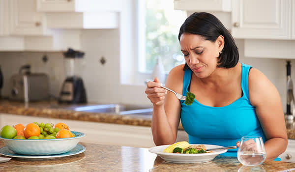 女人吃节食单独图像