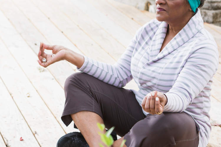 情绪变化与更年期:如何应对