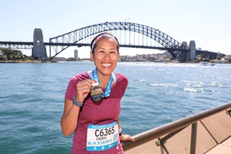 谢丽尔HILE在悉尼马拉松。