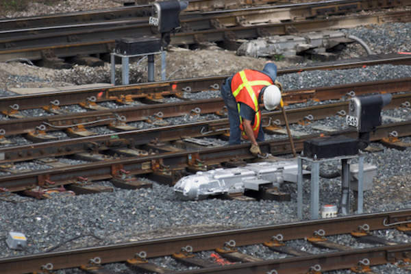 铁路工作保持轨道