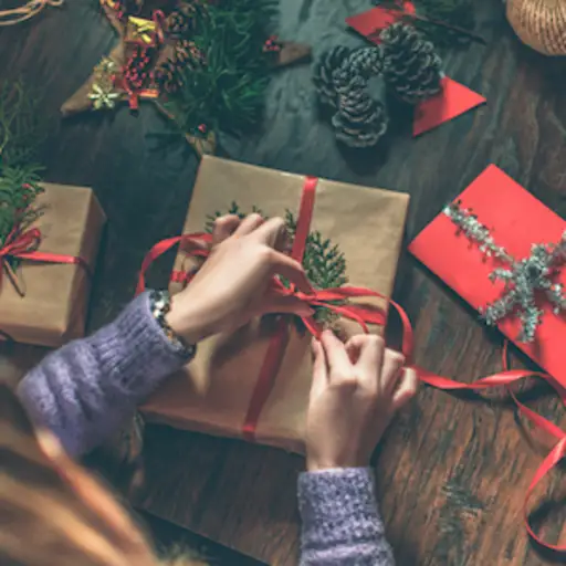 Wrapping christmas gifts