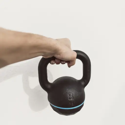 抓kettlebell.