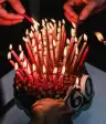 有60支蜡烛的生日蛋糕
