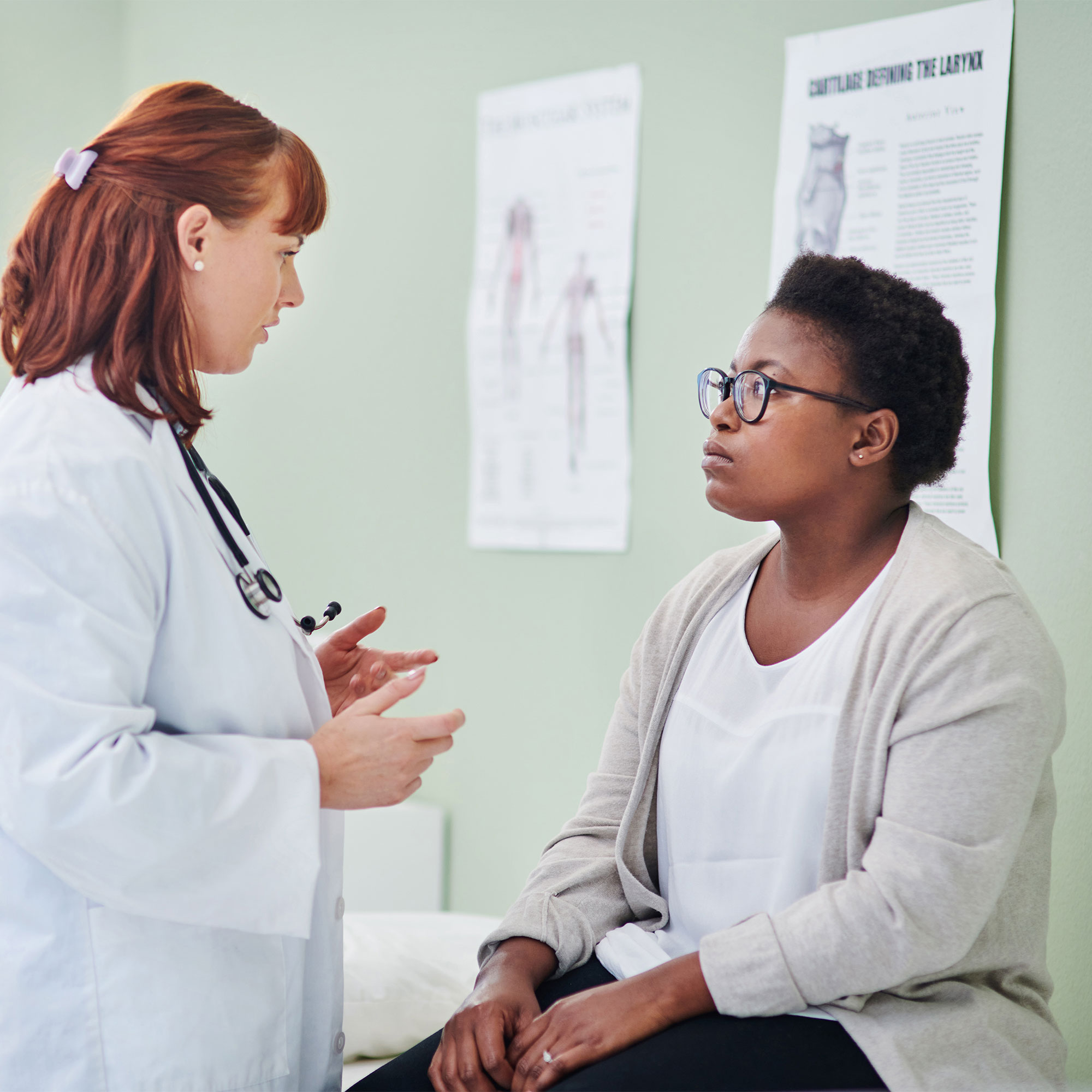 医生和病人谈话