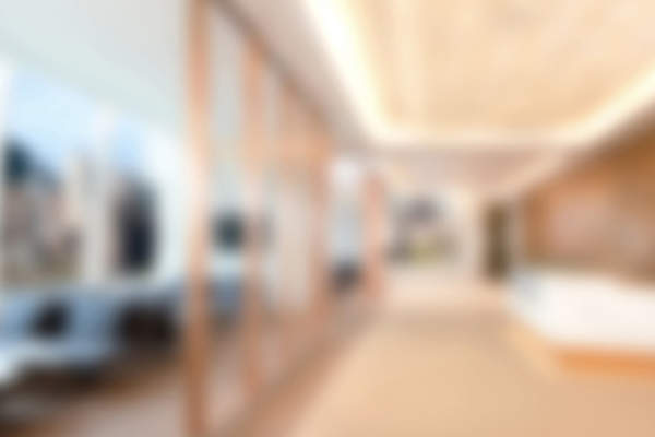 视线模糊,看办公室。