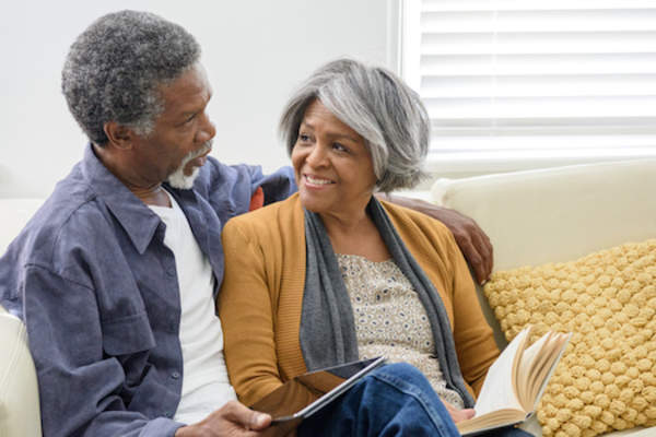 旧的非洲裔美国人的夫妇