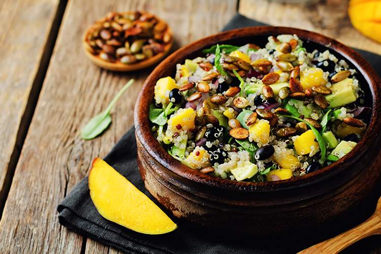 藜鳄梨,芒果,和种子。