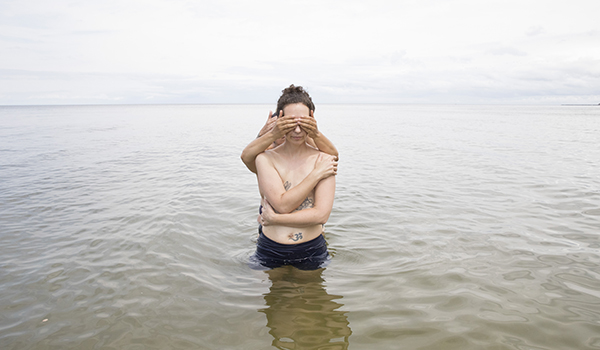 丽贝卡松乳房和海洋工程