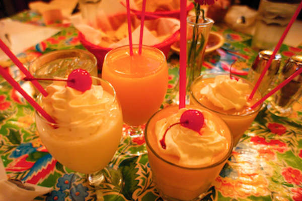 四种水果鸡尾酒。