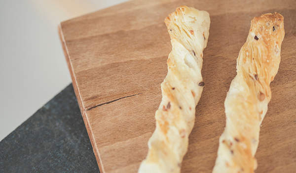 面包曲折,iStock-824178686