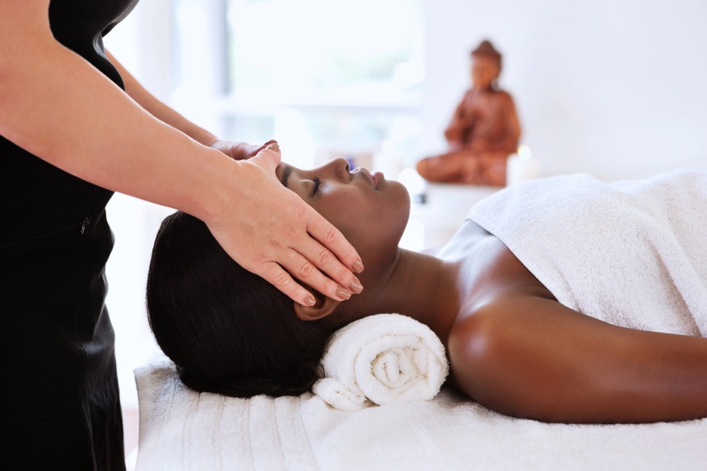 View of Reiki and Pain Relief: Can This Complementary Treatment Actually Help?