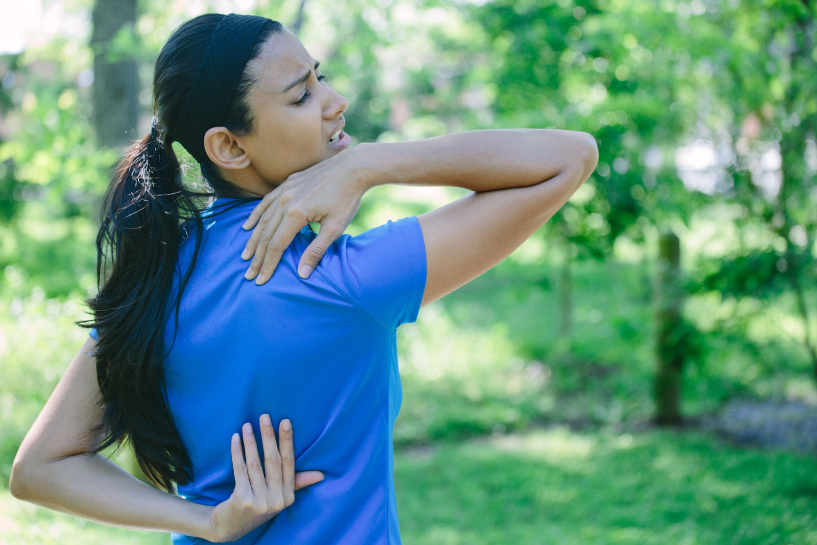 Upper Back Pain Treatment, Upper Back Pain Causes & Symptoms