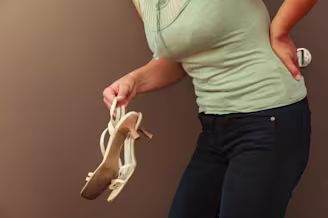 Back pain summer shoes - right shoes