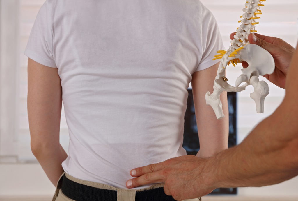 What's Causing My Middle Back Pain? - New York Bone & Joint