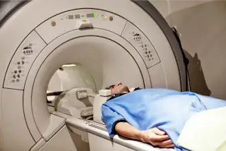 Closed MRI