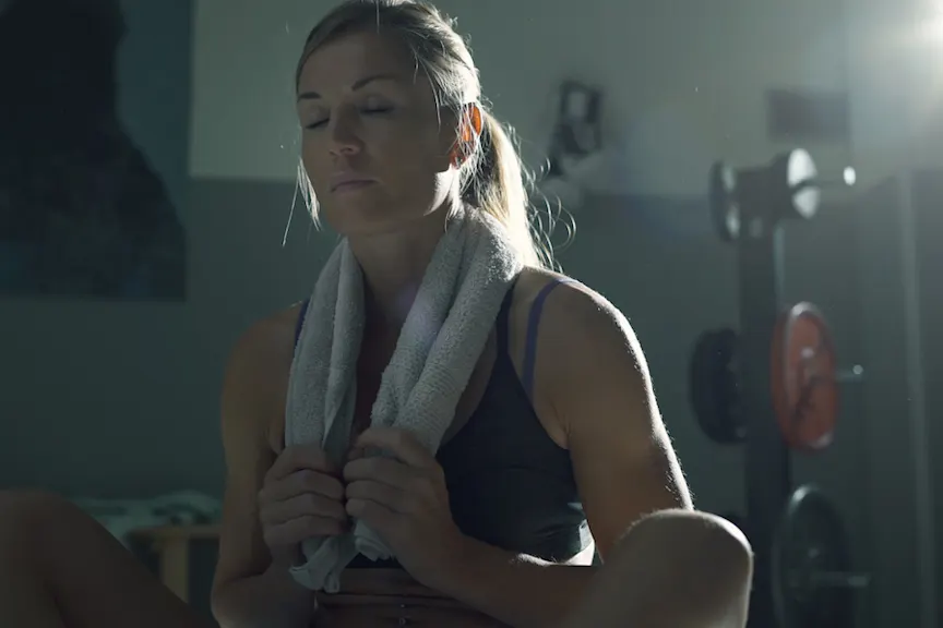 闭上眼睛健身房