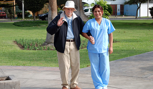 约翰·德雷克和保姆在利马2011图像