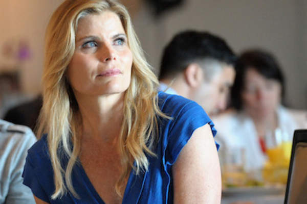 女演员玛利尔·海明威萨拉索塔电影节2013在萨拉索塔游艇俱乐部于2013年4月12日,在佛罗里达州萨拉索塔期间出席午宴致敬。