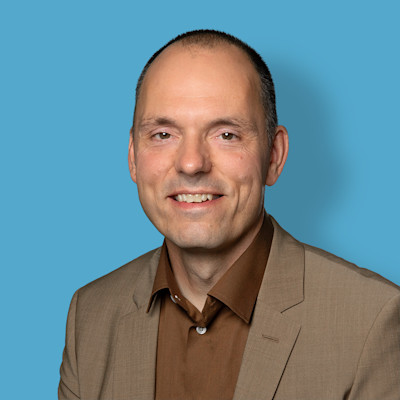 Portrait photo of Loek Bakker, CTO at SIDN