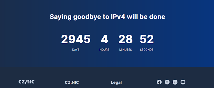 Aftelklok van de Tsjechische overheid tot het moment waarop afscheid genomen wordt van IPv4. De klok op de afbeelding laat 2.945 dagen, 4 uur, 28 minuten en 52 seconden zien.