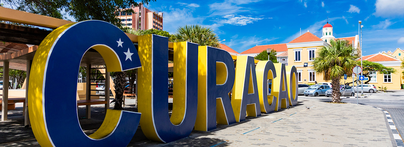 The 'Welcome to Curaçao sign' in the center of Willemstad