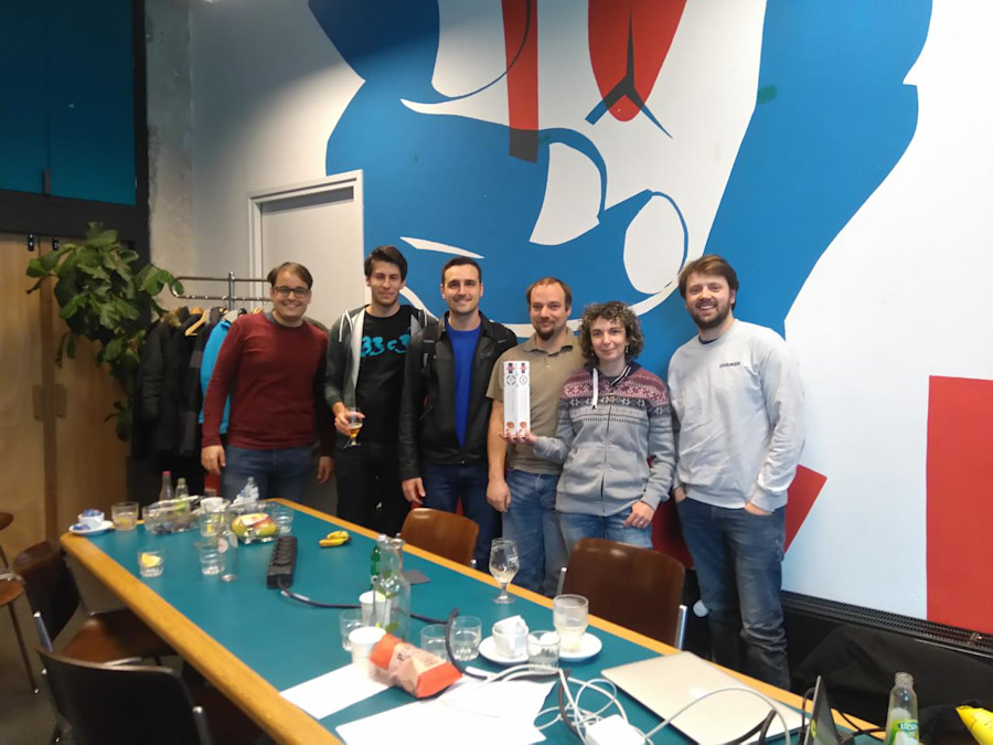 Team Schnabeltier (from left to right): Giovane Moura (SIDN Labs), Jan Harm Kuipers (SIDN Lab and University of Twente), Ricardo de Oliveira Schmidt (University of Twente), Christian Dörr (Delft University of Technology), Ella Titova (VivaCell) and Wouter de Vries (University of Twente).