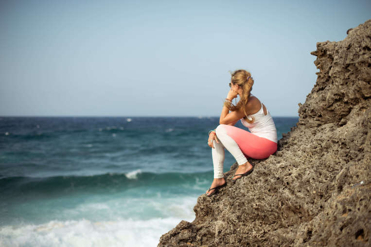 rachel-brathen-ocean-rock-thinking.jpg