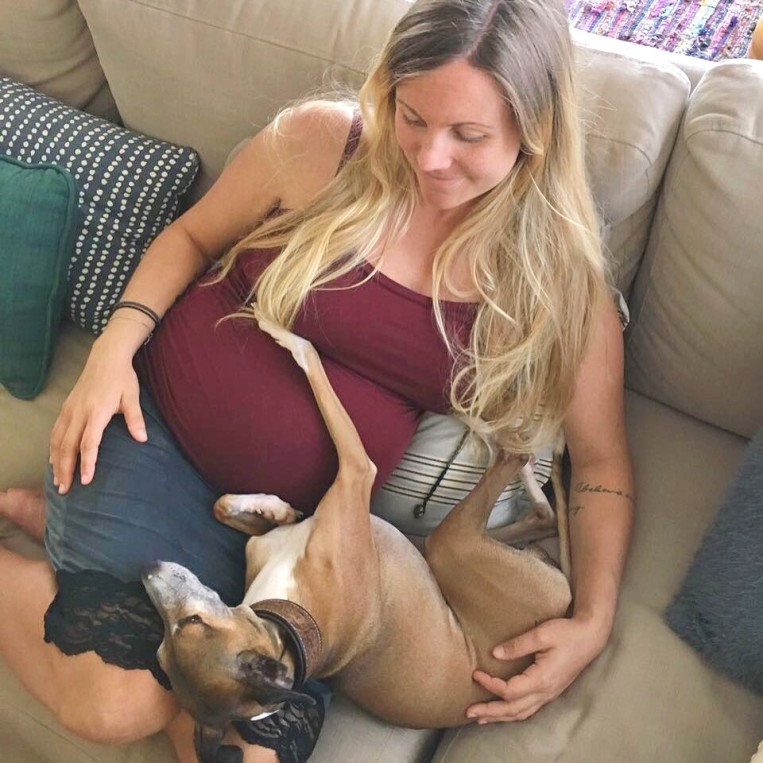 rachel pregnany ringo on couch