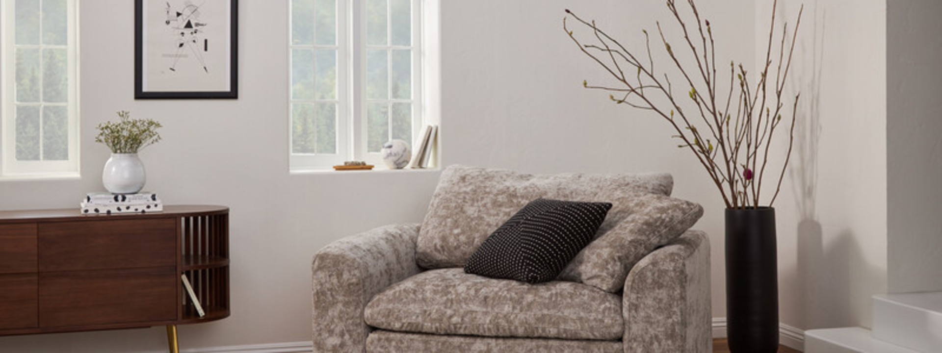 How to Arrange Living Room Furniture: Expert Tips for Perfect Flow