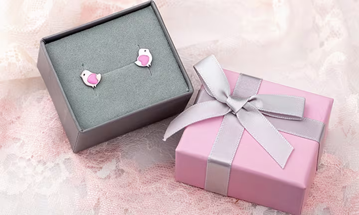 Gender reveal jewellery