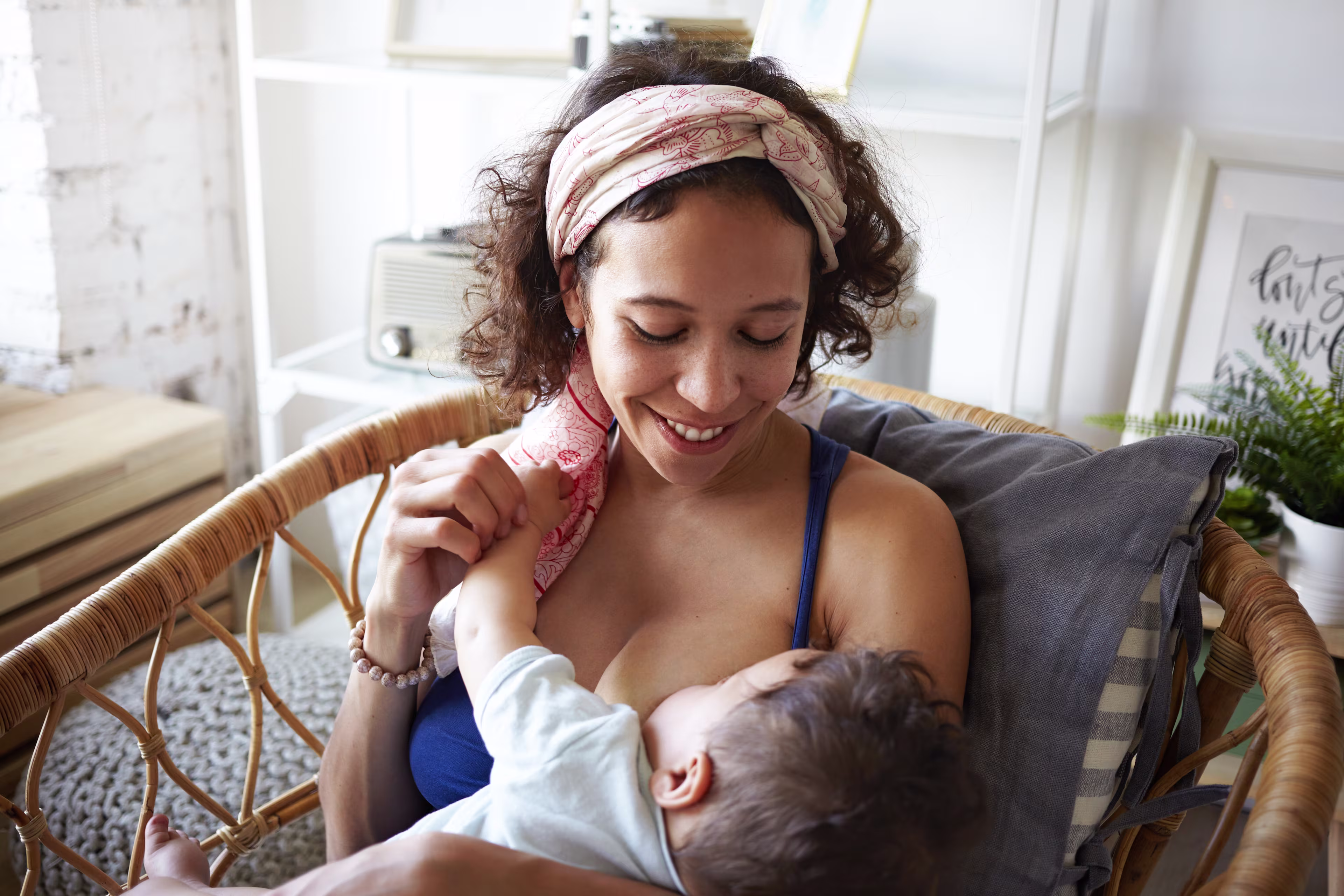 Newborn baby’s feeding schedule