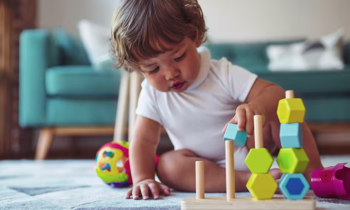 Pincer grasp development