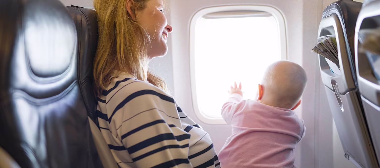 So entspannt kann Fliegen mit Baby sein