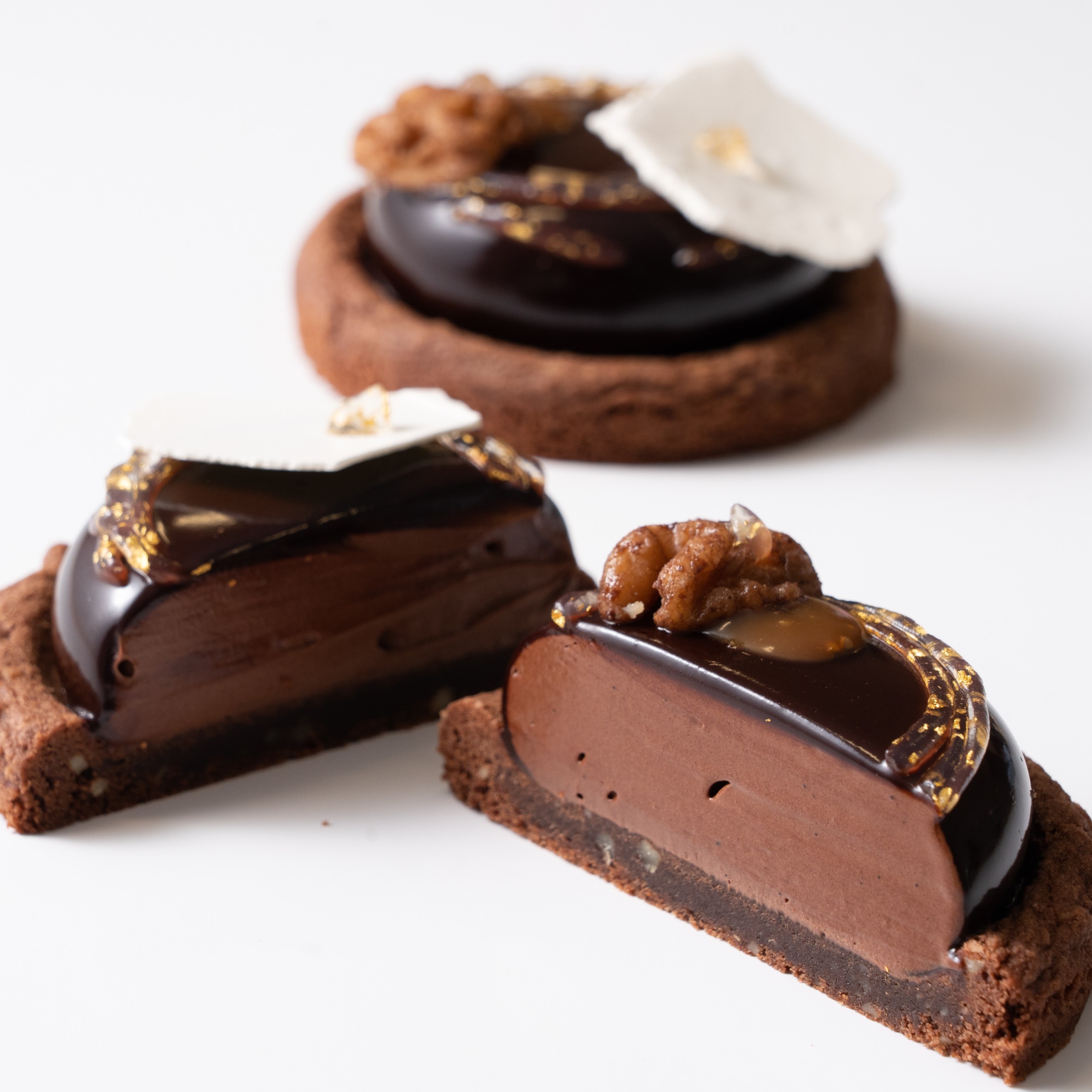 Hero Image Of DeZaan Crimson Red Tart