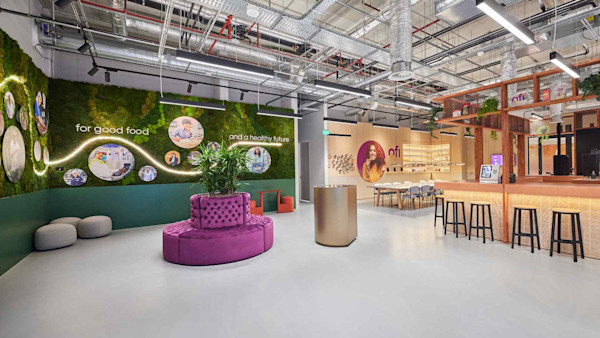 DeZaan Operates Five Customer Solution Centres