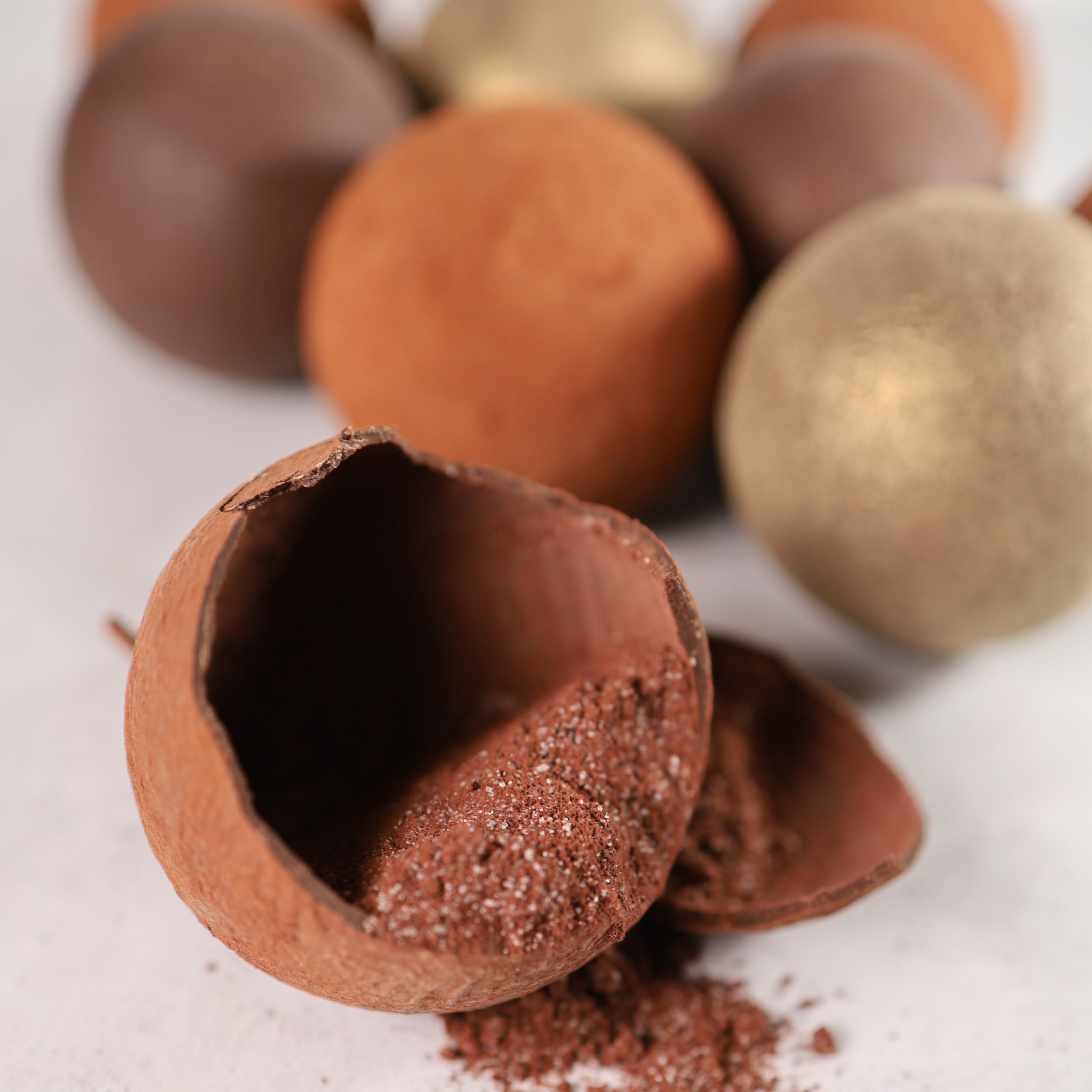 Hero Image Of DeZaan Cocoa Bomb