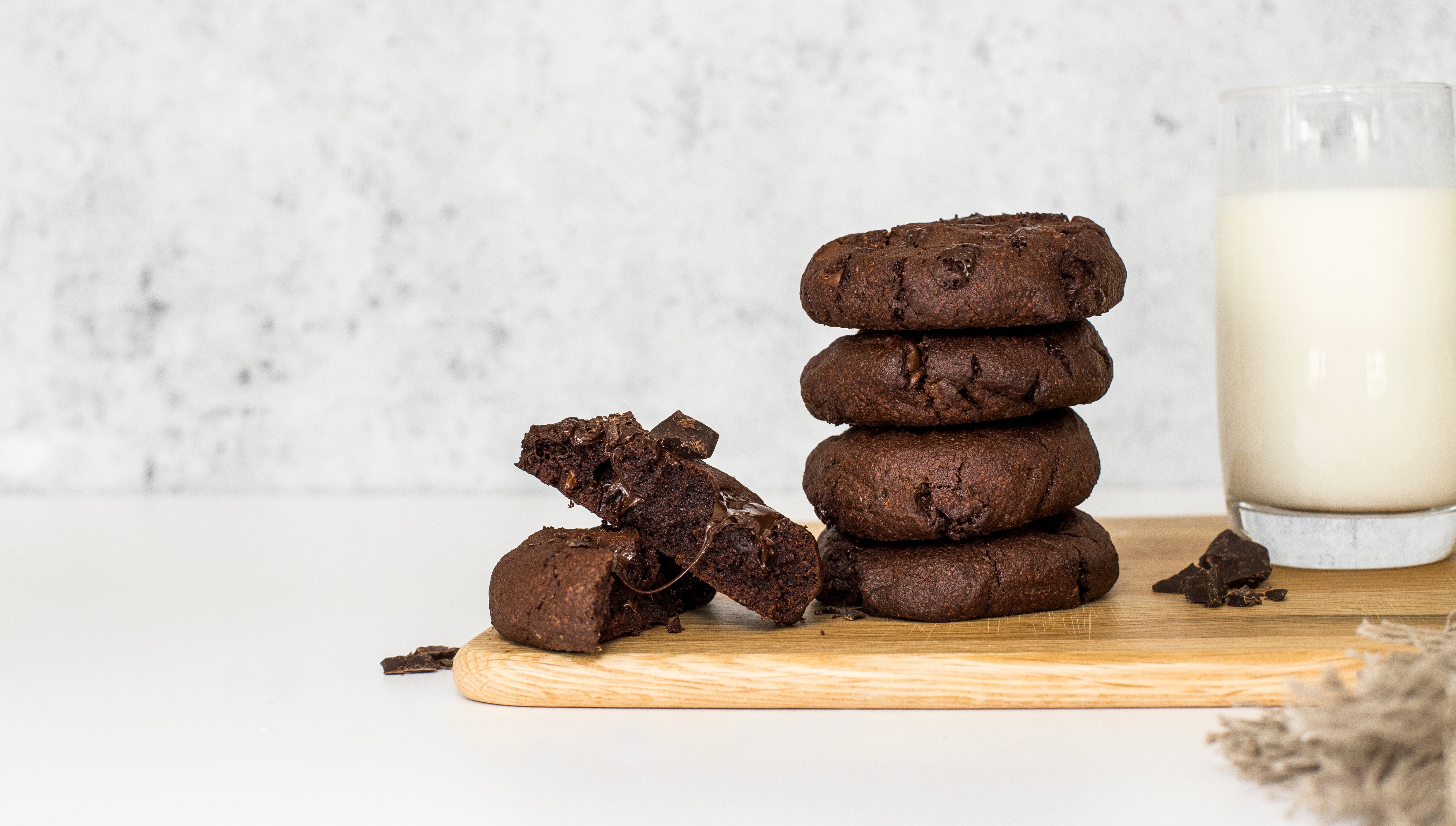 Dezaan Double Cookies Hero