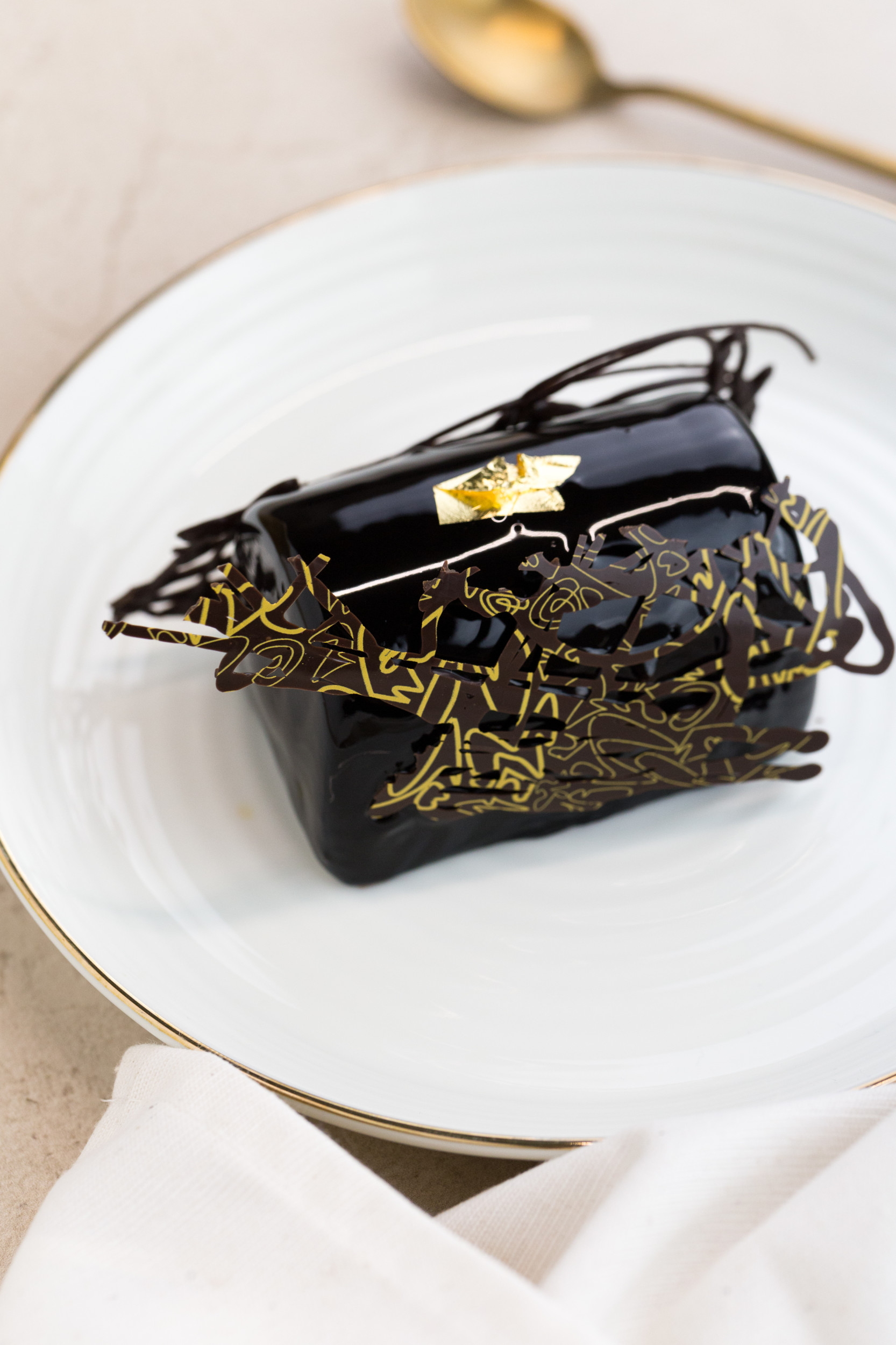 DeZaan Hero Image Of Carbon Black Buche Noel