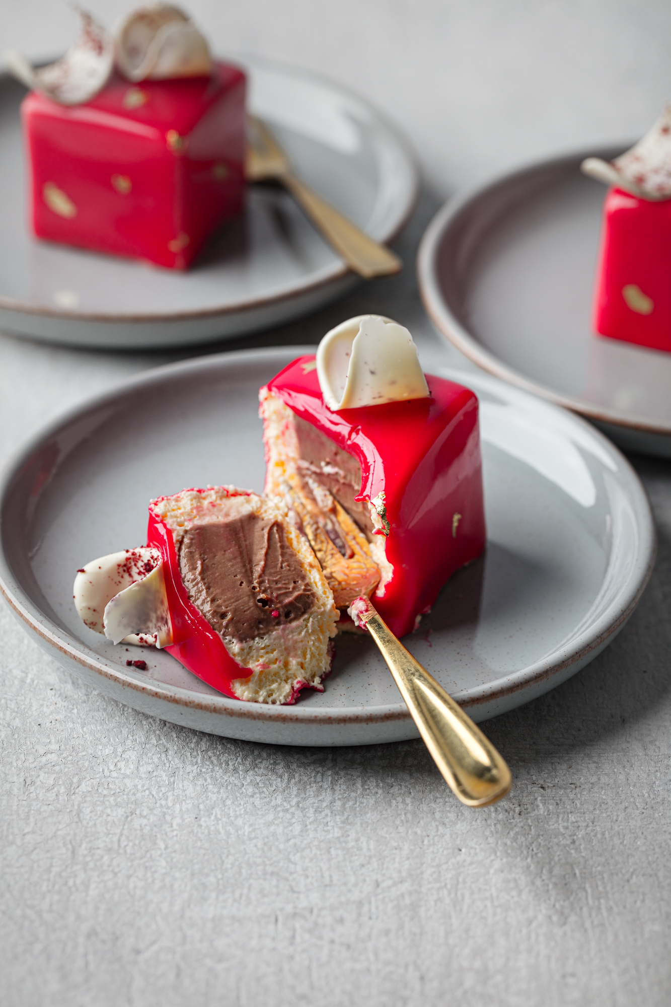 Dezaan Damien Red Velvet Entremet Cut