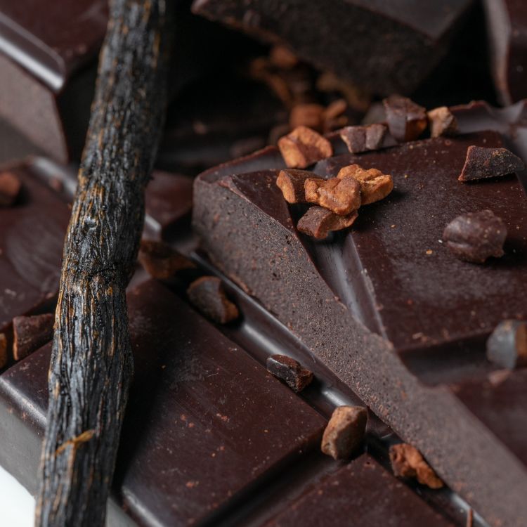 DeZaan Vegan Vanilla Chocolate Bar Macro