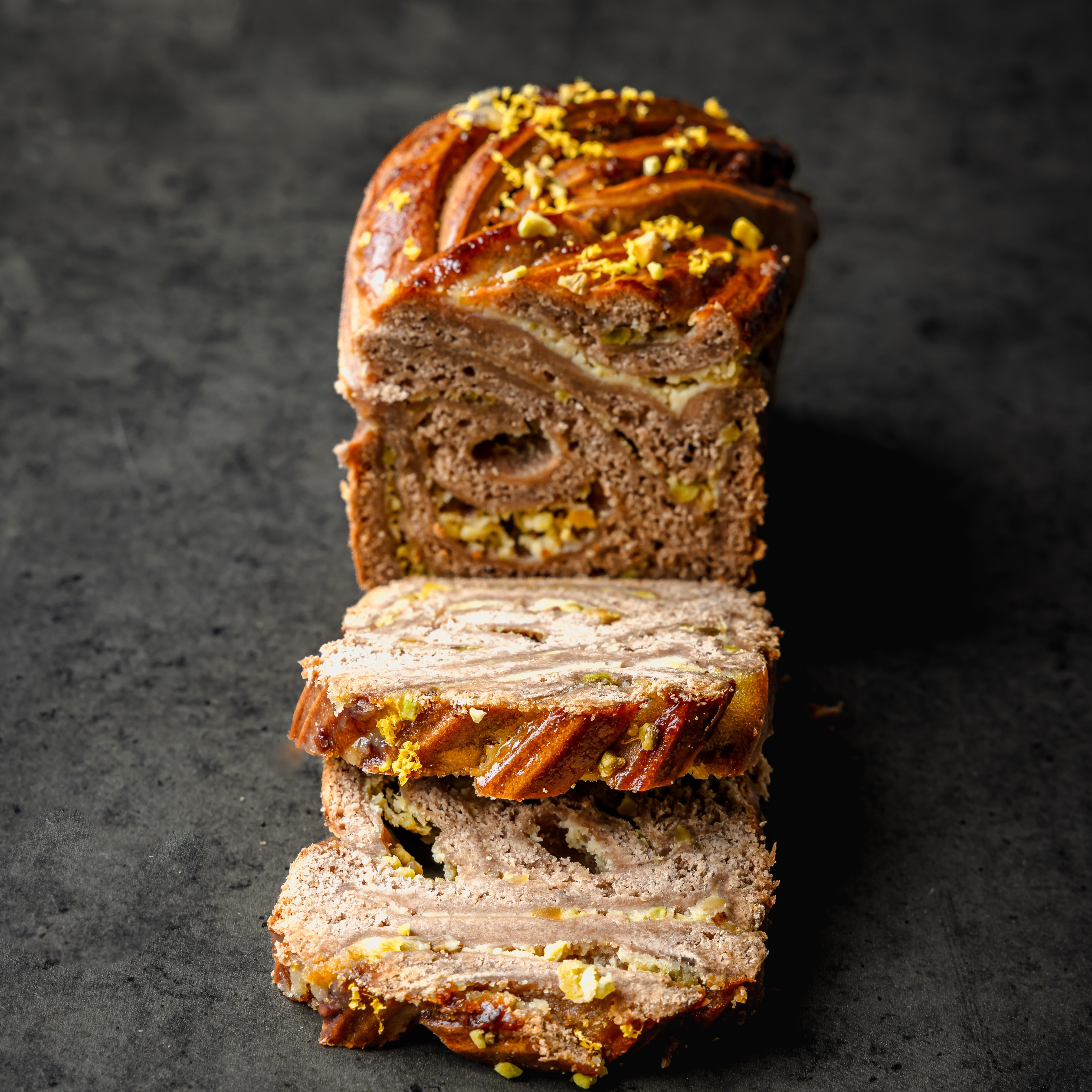 DeZaan True Gold Babka Lemon Pistachio
