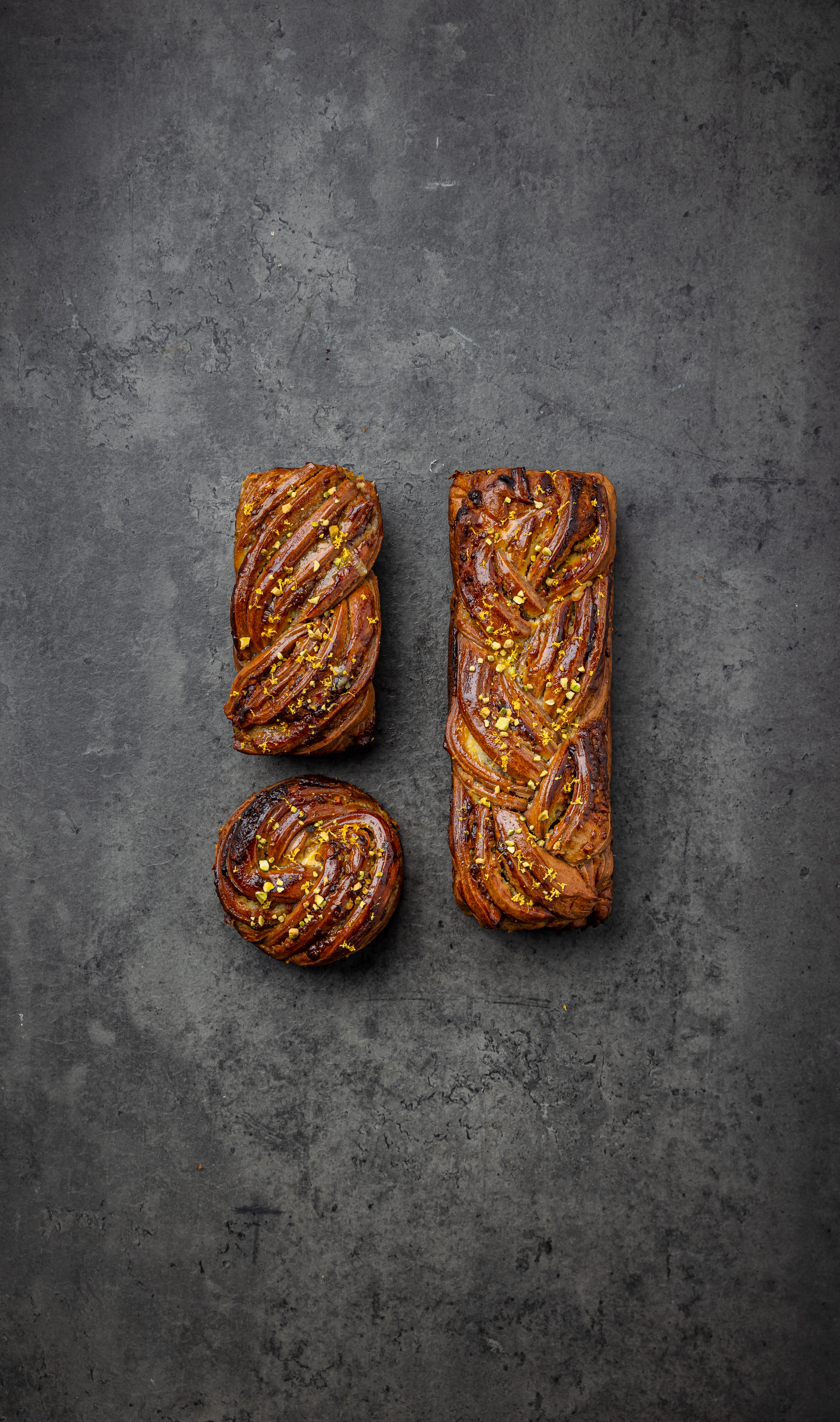 DeZaan True Gold Babka Lemon Pistachio
