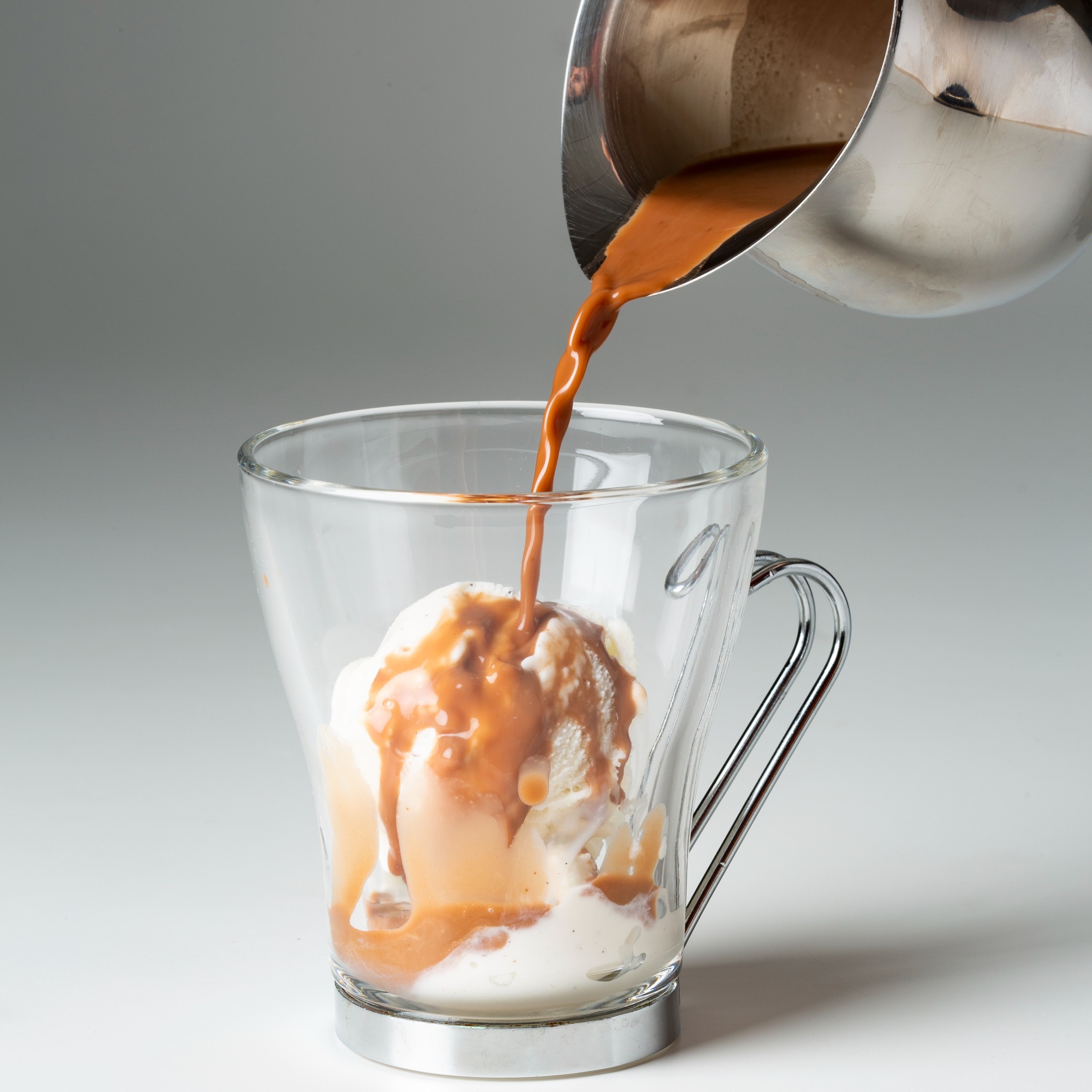 DeZaan Image Of Hot Chocolate Affogato