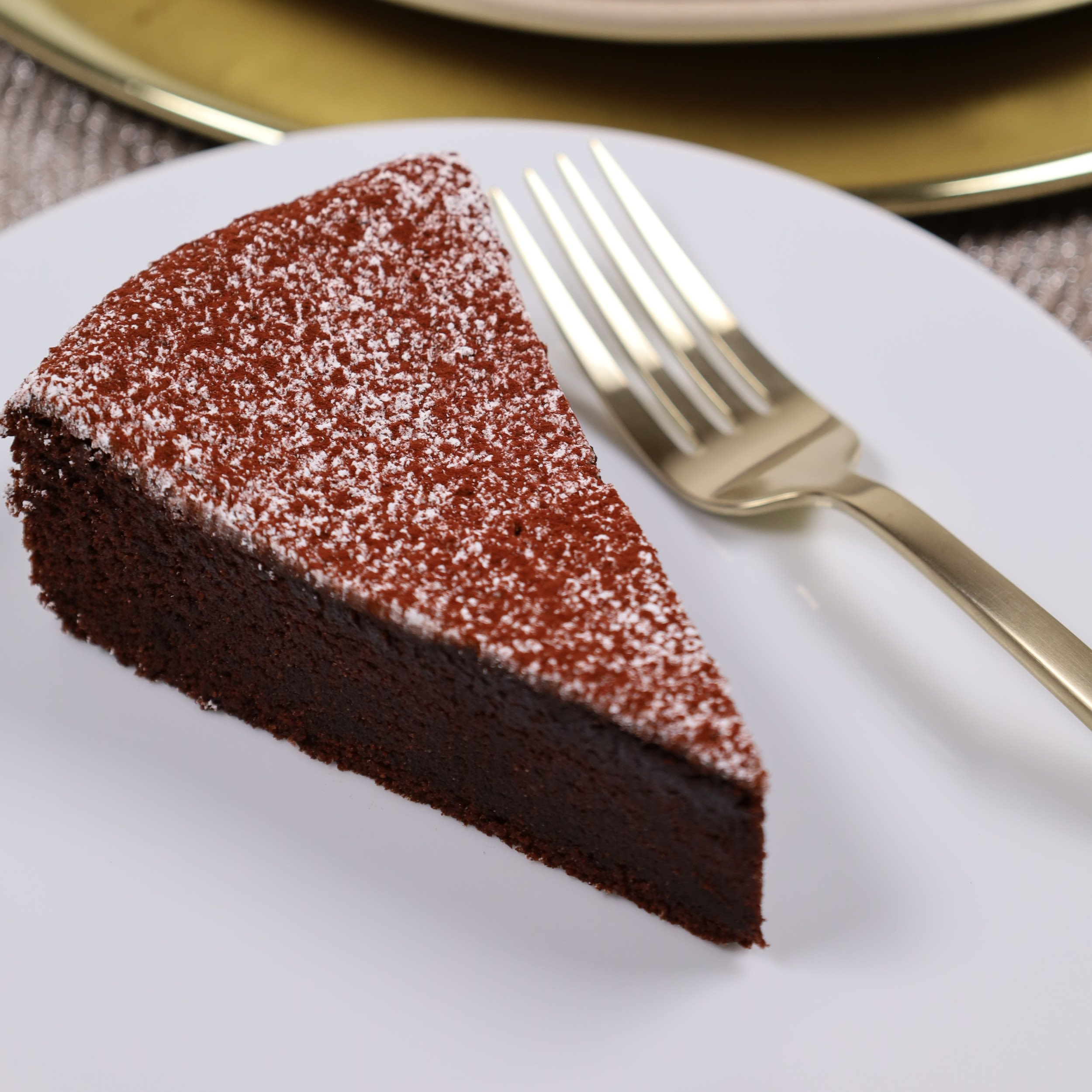 DeZaan Image Of Flourless Cocoa Cake