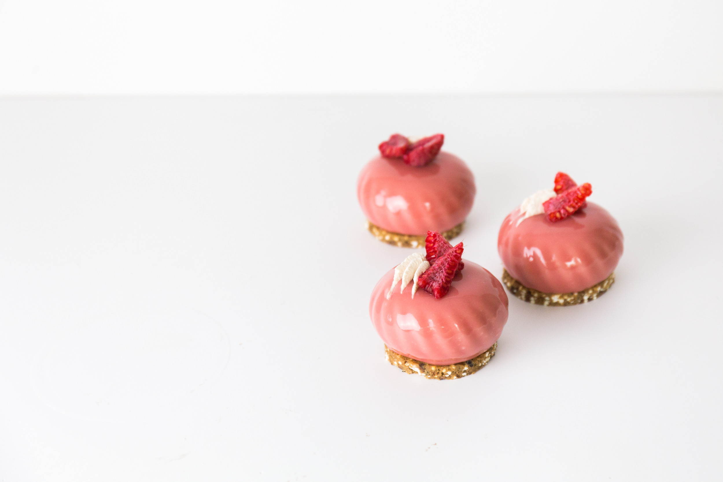 Hero Image Of DeZaan Petit Gateaux