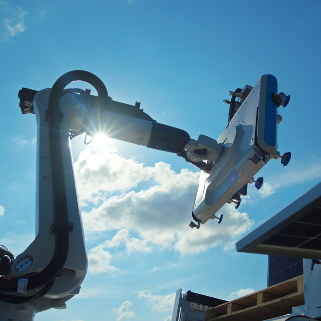 AI-Powered Robot Revolutionizes Solar Panel Installation